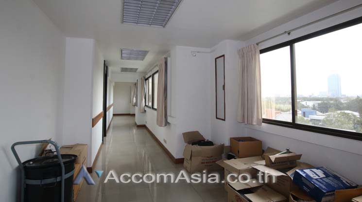  1  Office Space For Rent in Phaholyothin ,Bangkok BTS Ari at Thirapol Building AA14128